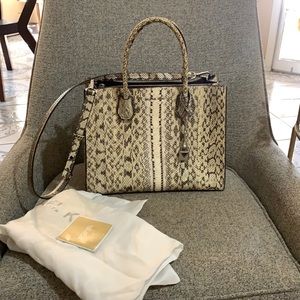 Micheal Kors python tote 🐍